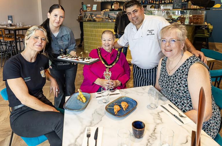 Susannah Stewart (owner), Lucy Stewart, Borough Mayor Cllr Beth Rowland, Costa (Head Chef) and Karen Machin