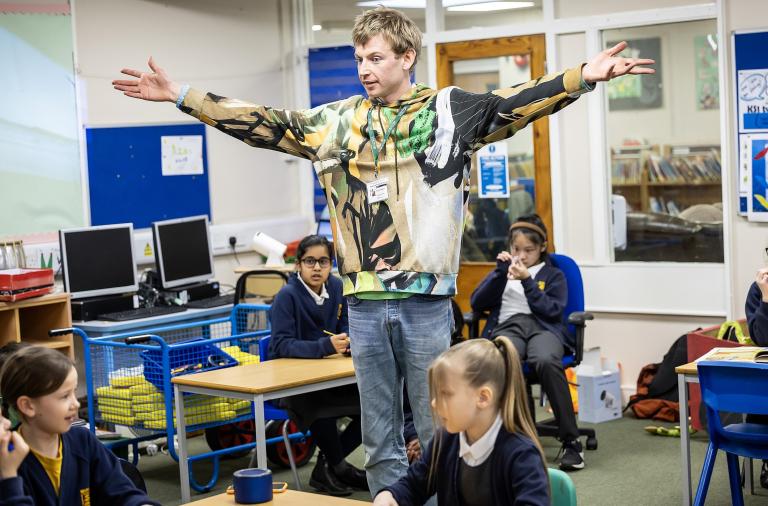 Award-winning poet Toby Thompson leading a school workshop