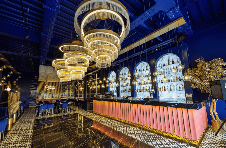 Opuz Wokingham interior - bar and restaurant