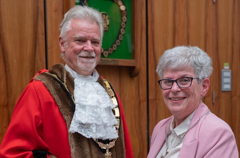 Mayor Cllr Rob Comber and deputy mayor Cllr De Jong
