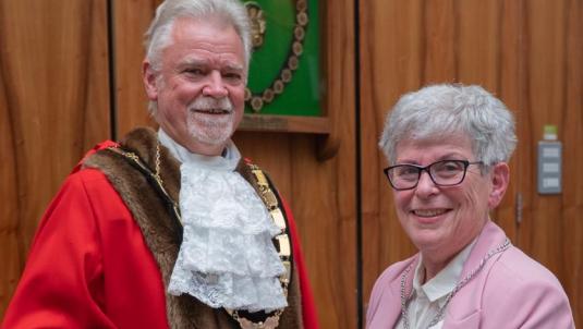 Mayor Cllr Rob Comber and deputy mayor Cllr De Jong