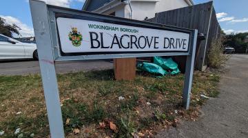 A general view of a street sign which reads 'Blagrove Drive'